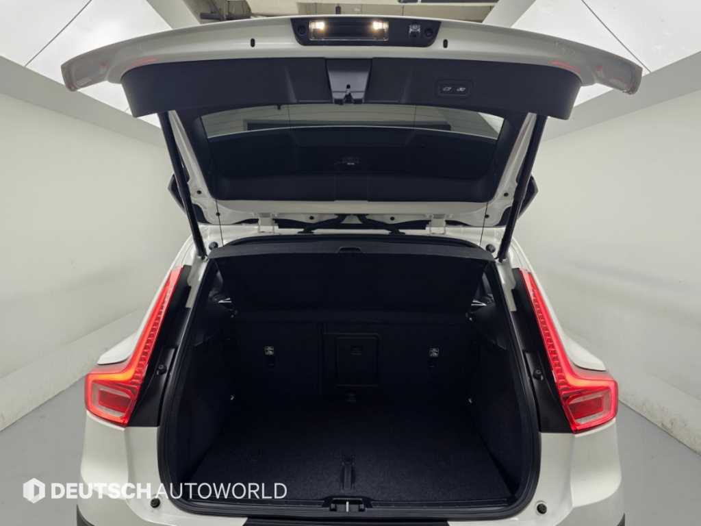 Volvo XC40 — photo 19