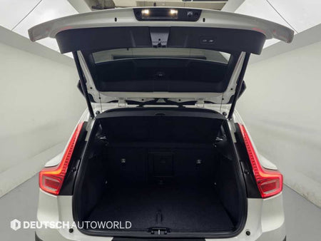 Volvo XC40 — photo 19