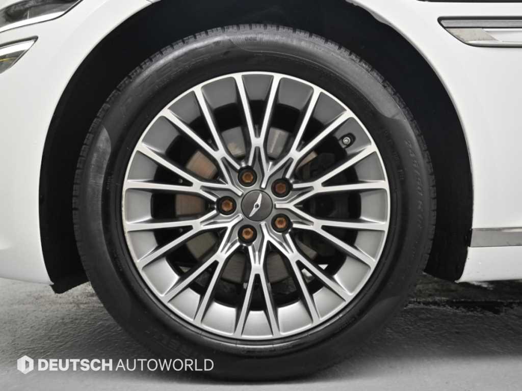 Genesis G80 — photo 05