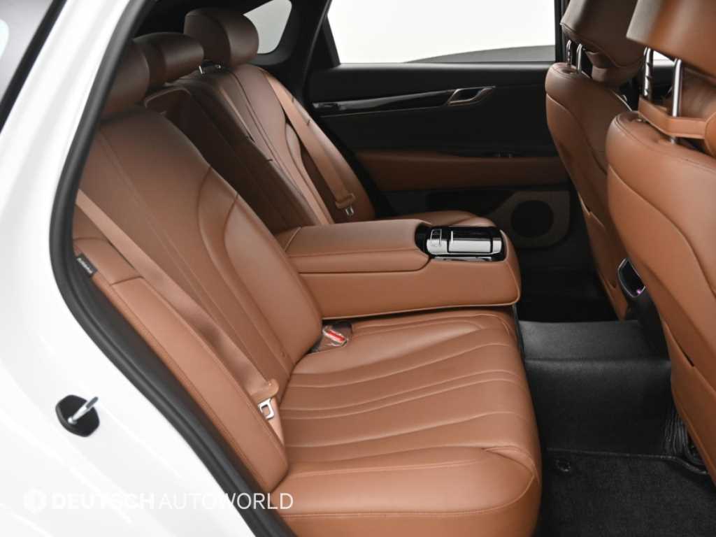 Genesis G80 — photo 12