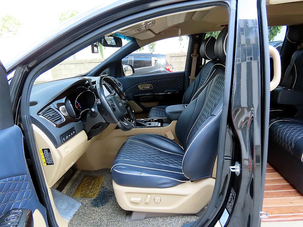 Kia Carnival — photo 05