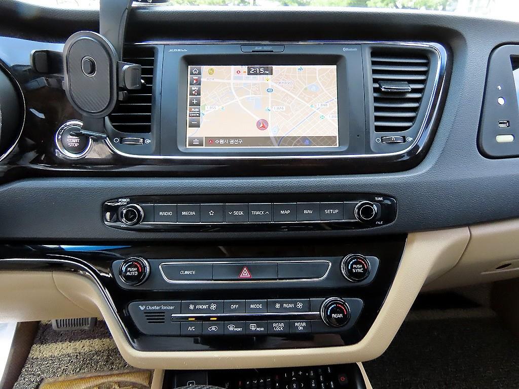 Kia Carnival — photo 10