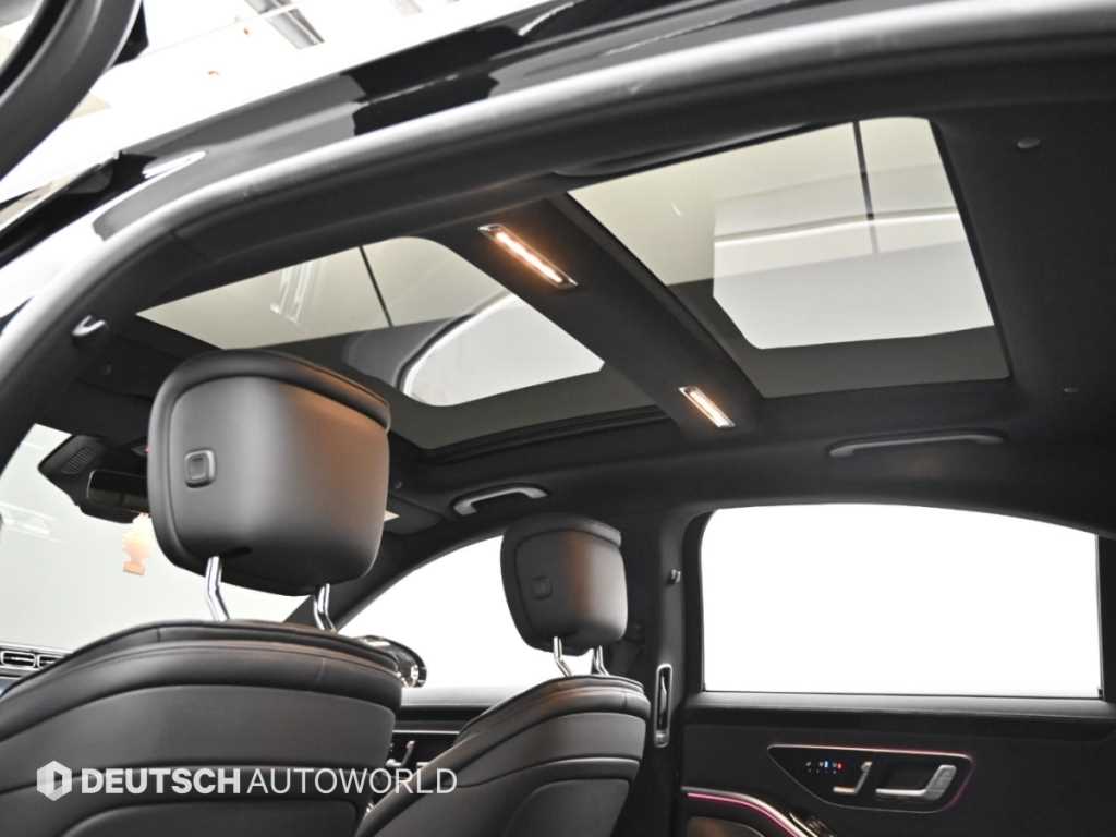 Mercedes-Benz S-Class — photo 18