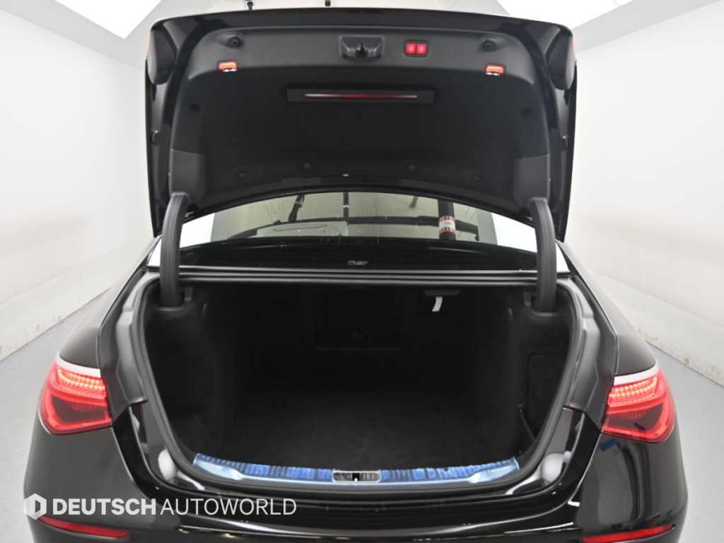 Mercedes-Benz S-Class — photo 19