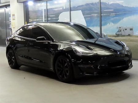 Tesla Model 3 — photo 01