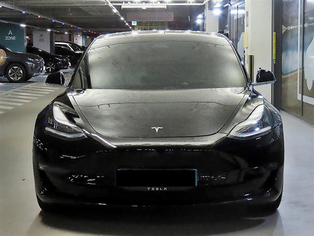 Tesla Model 3 — photo 02