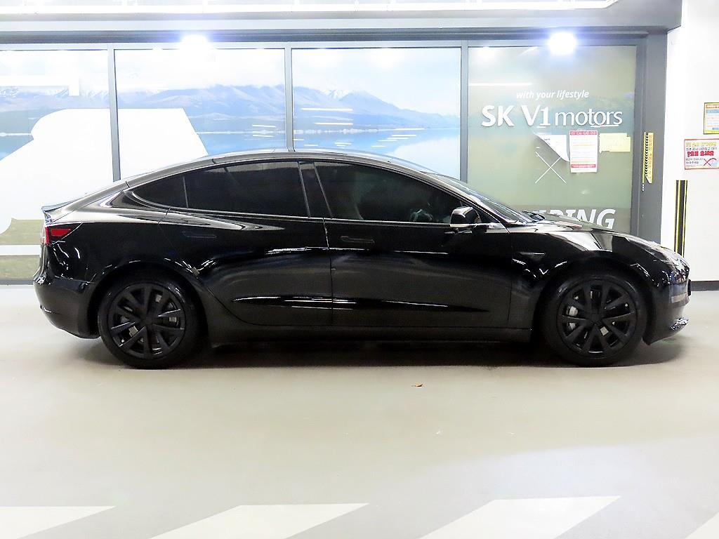 Tesla Model 3 — photo 03