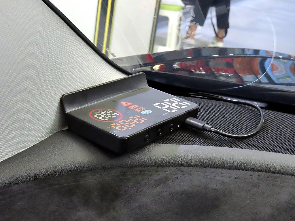 Tesla Model 3 — photo 13