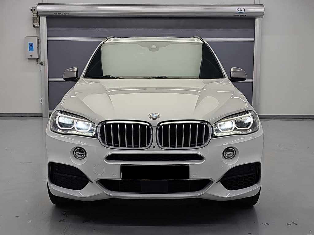 BMW X5 — photo 02