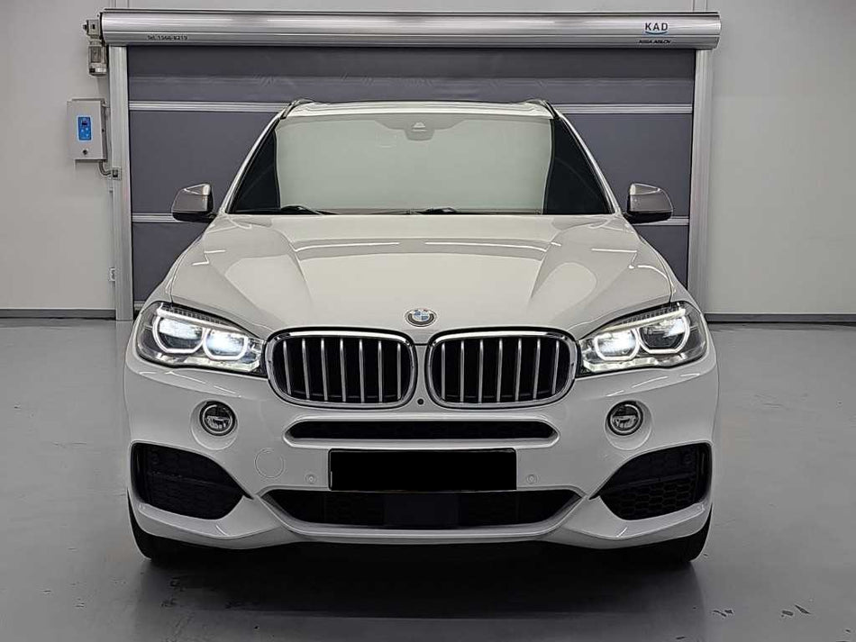 BMW X5 — photo 02