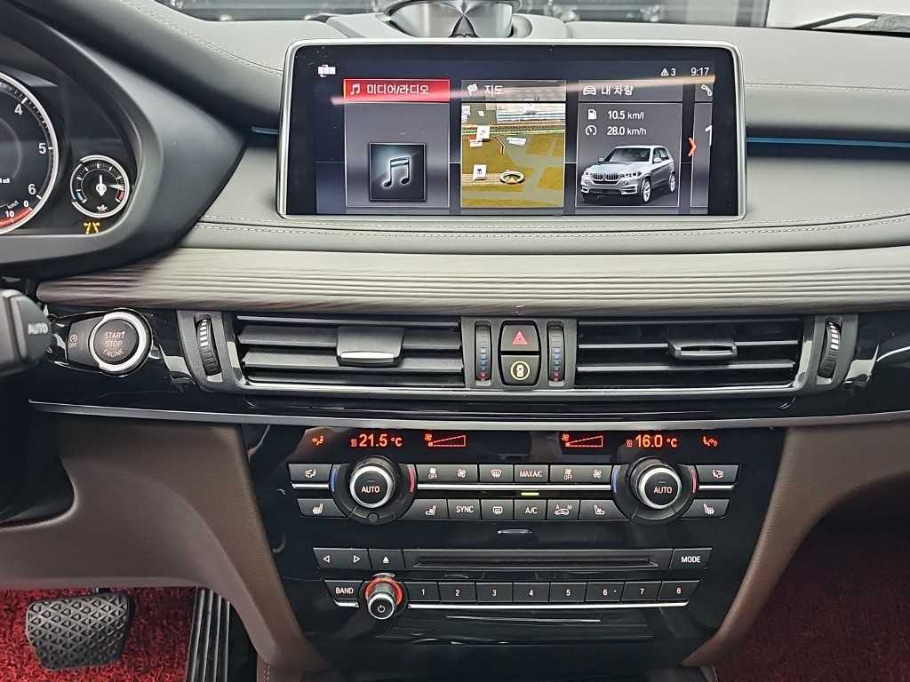 BMW X5 — photo 10