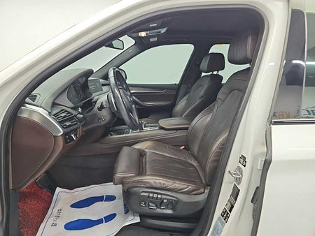 BMW X5 — photo 11