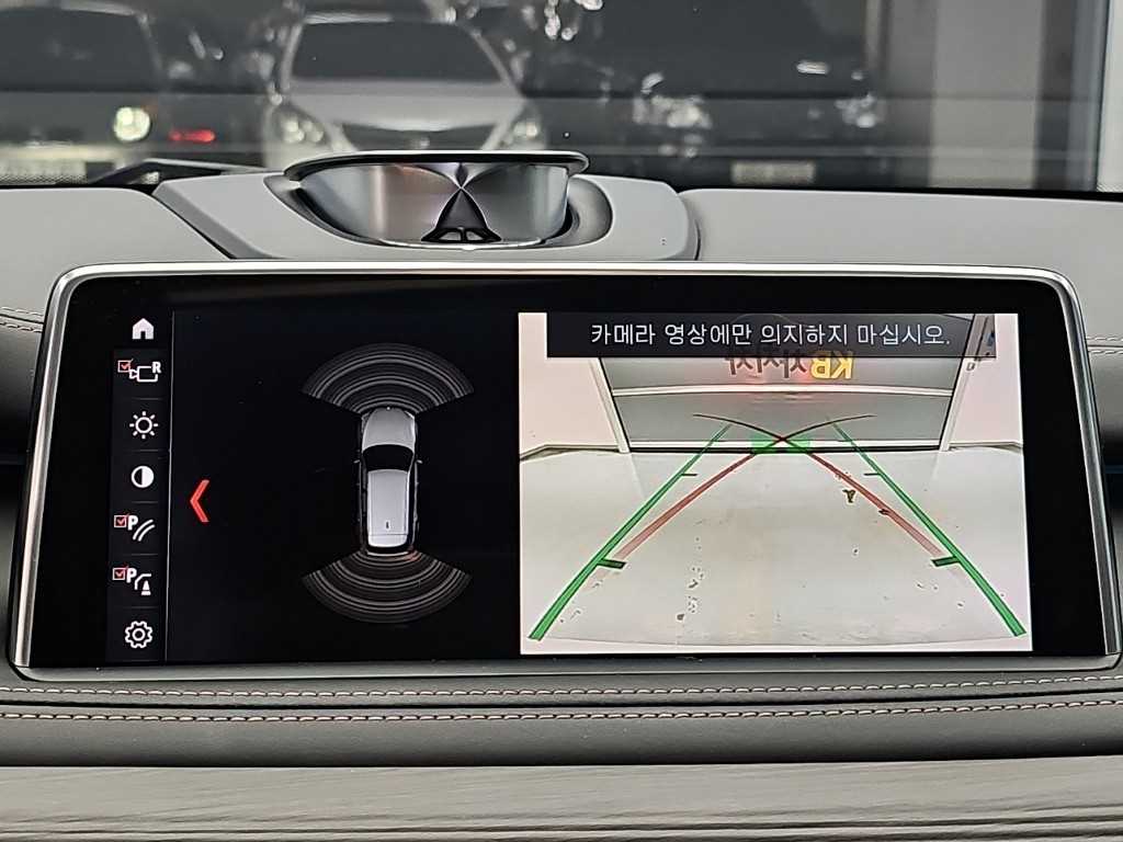BMW X5 — photo 16