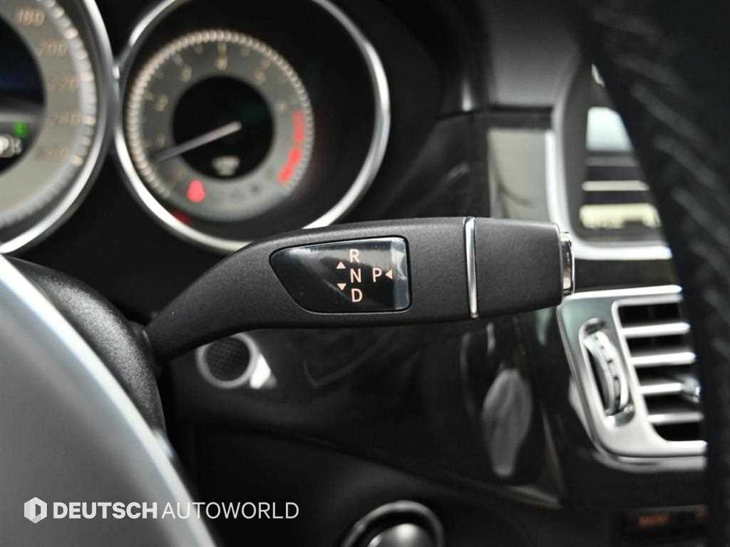 Mercedes-Benz CLS-Class — photo 09