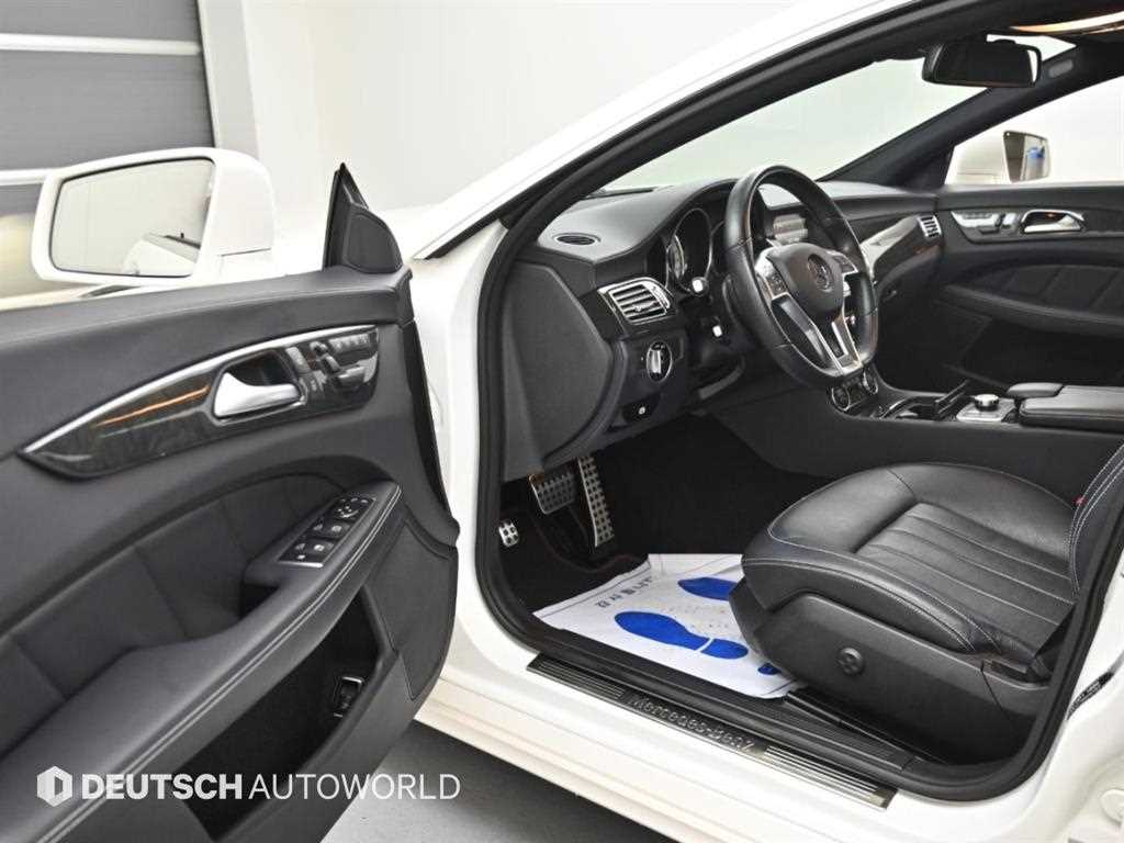 Mercedes-Benz CLS-Class — photo 11