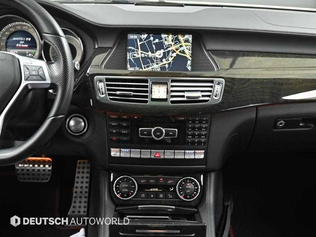 Mercedes-Benz CLS-Class — photo 14