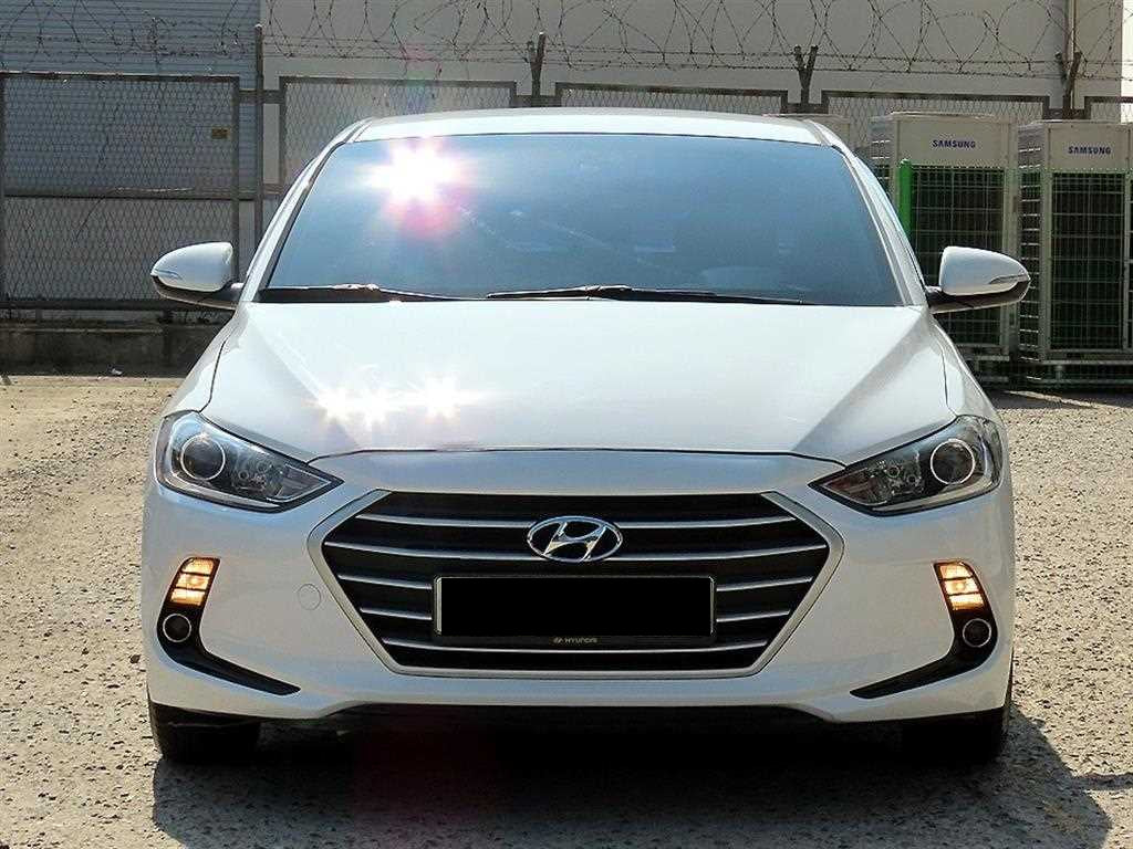 Hyundai Avante — photo 02