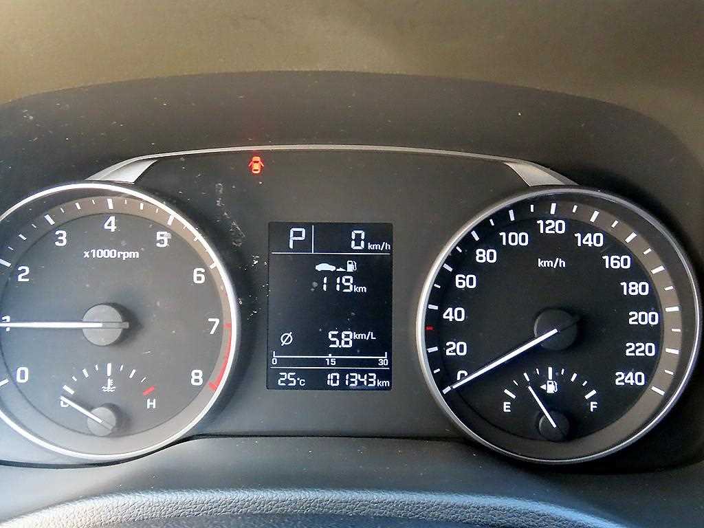 Hyundai Avante — photo 09
