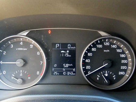 Hyundai Avante — photo 09