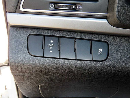 Hyundai Avante — photo 12