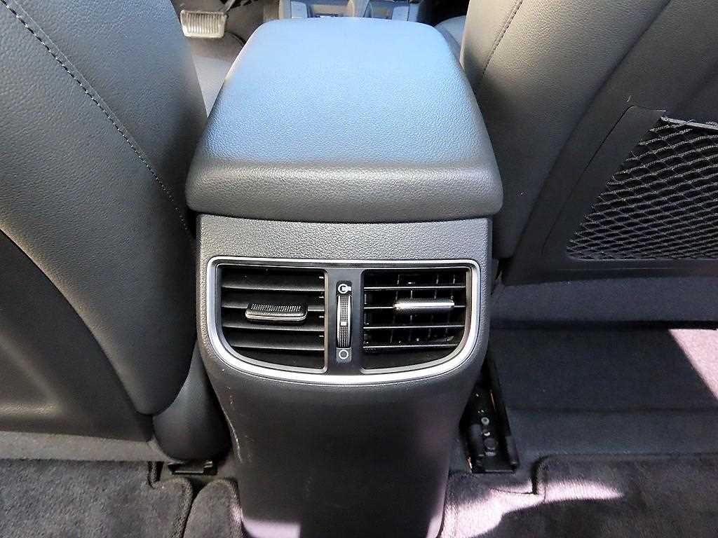 Hyundai Avante — photo 17