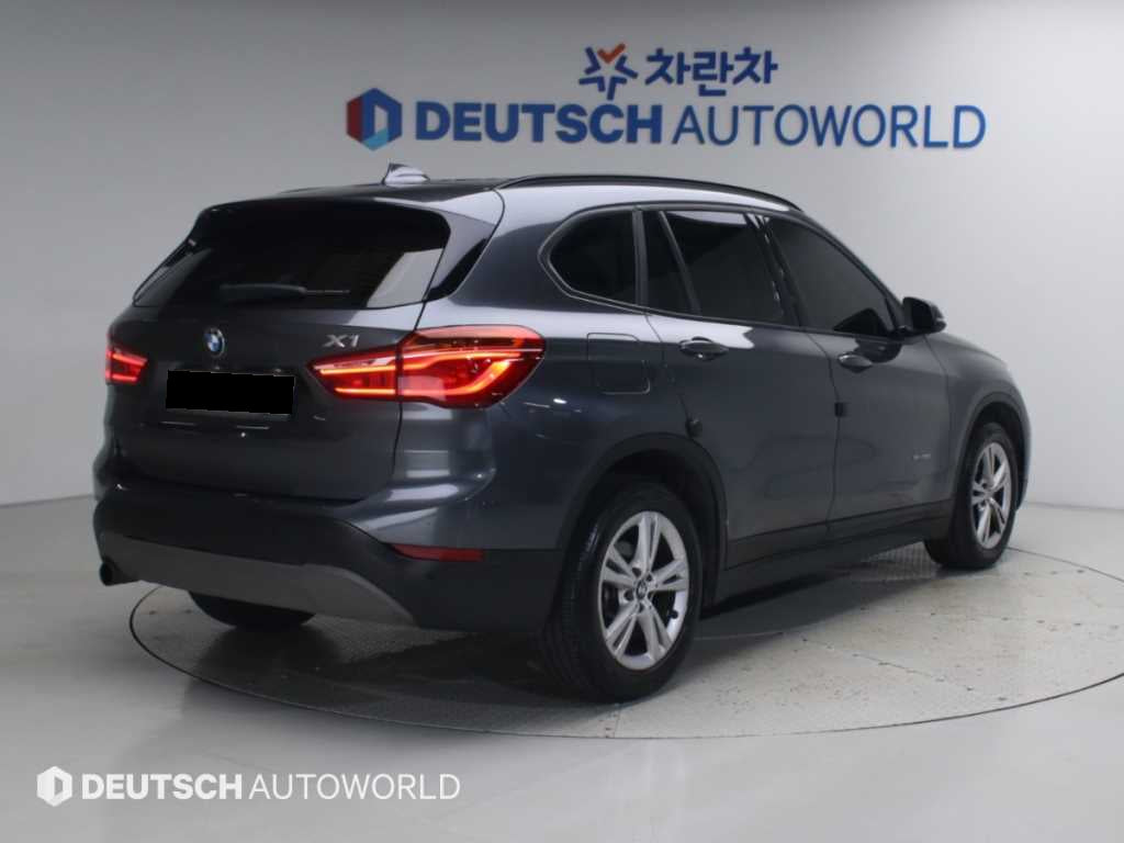 BMW X1 — photo 02