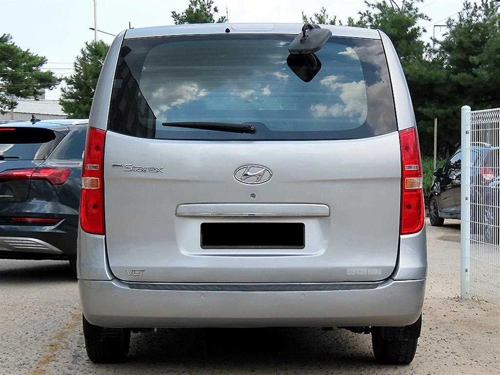 Hyundai Starex — photo 04