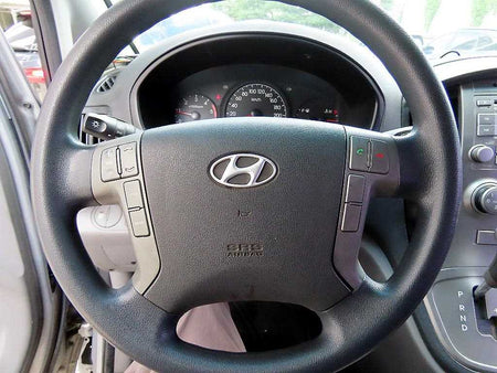 Hyundai Starex — photo 08