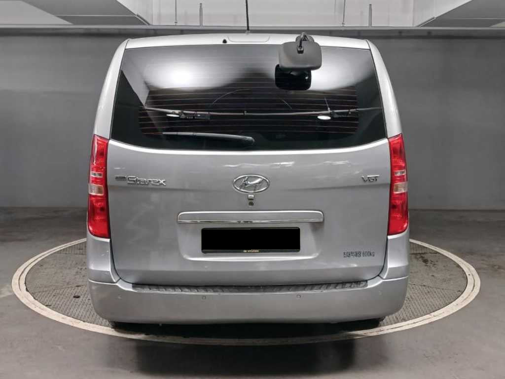 Hyundai Starex — photo 02
