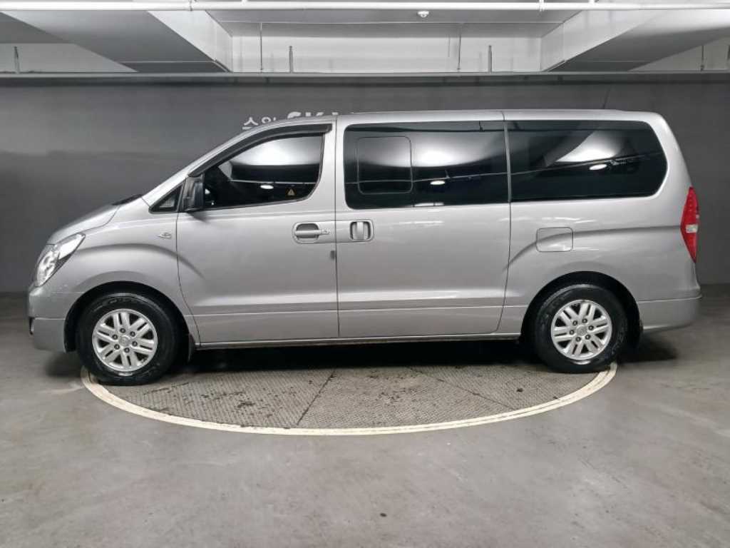 Hyundai Starex — photo 03