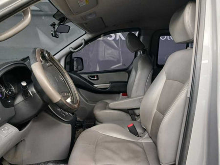 Hyundai Starex — photo 07