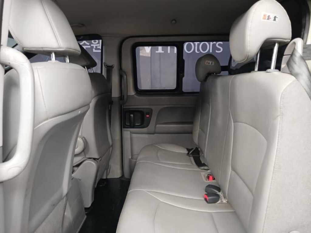 Hyundai Starex — photo 08