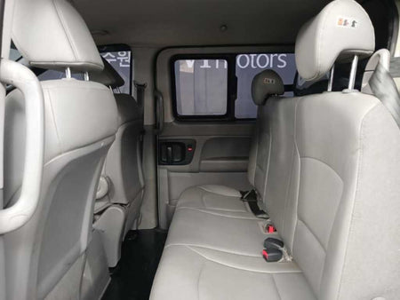 Hyundai Starex — photo 08