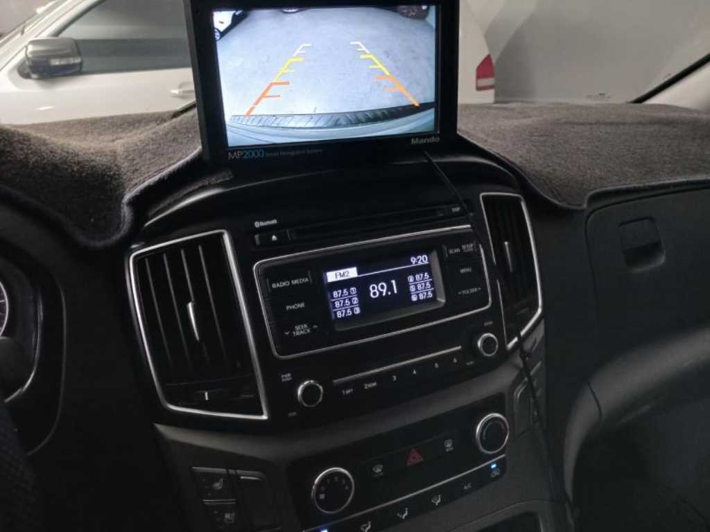 Hyundai Starex — photo 14
