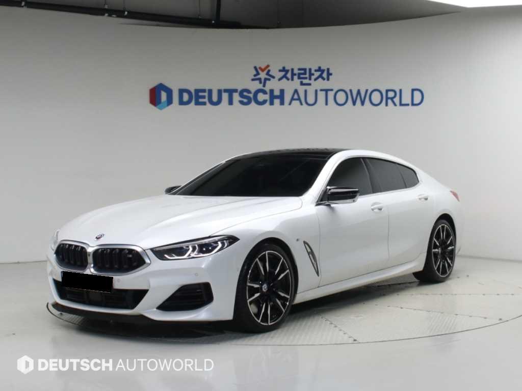 BMW 8-Series — photo 01