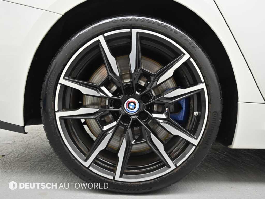 BMW 8-Series — photo 05