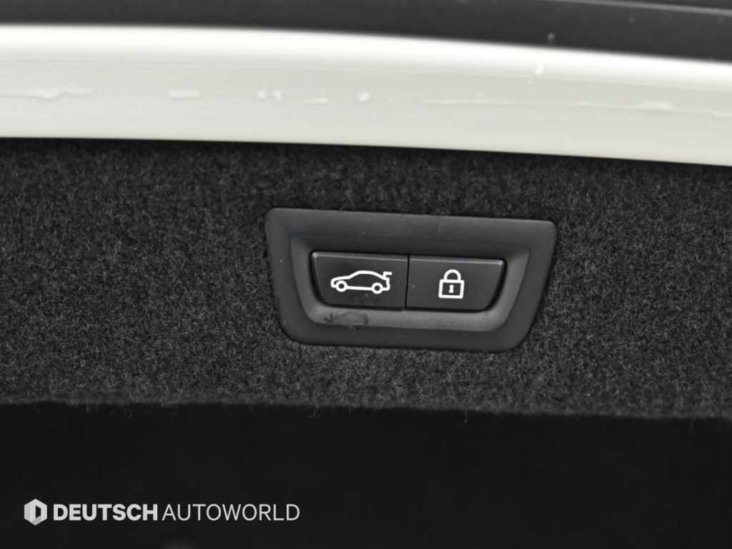 BMW 8-Series — photo 19