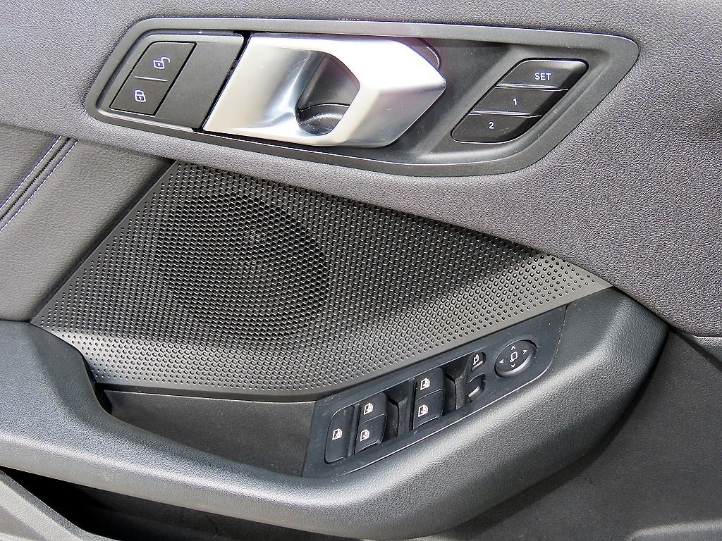 BMW 1-Series — photo 11