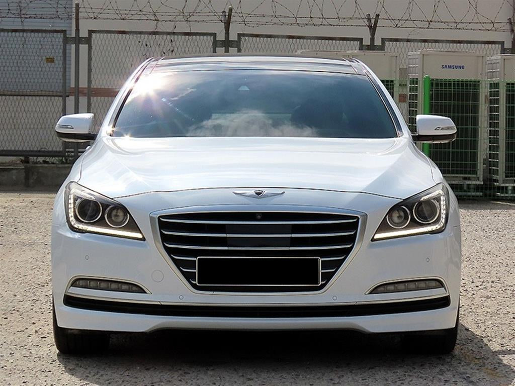 Hyundai Genesis — photo 01