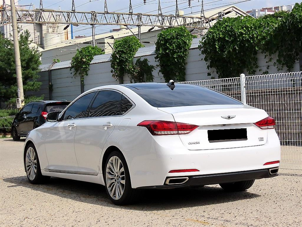 Hyundai Genesis — photo 03