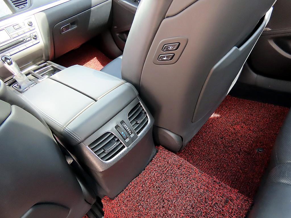 Hyundai Genesis — photo 15