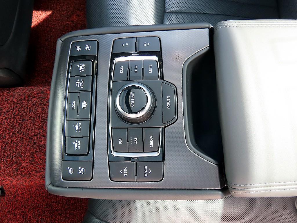 Hyundai Genesis — photo 16