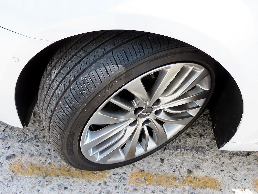 Hyundai Genesis — photo 20