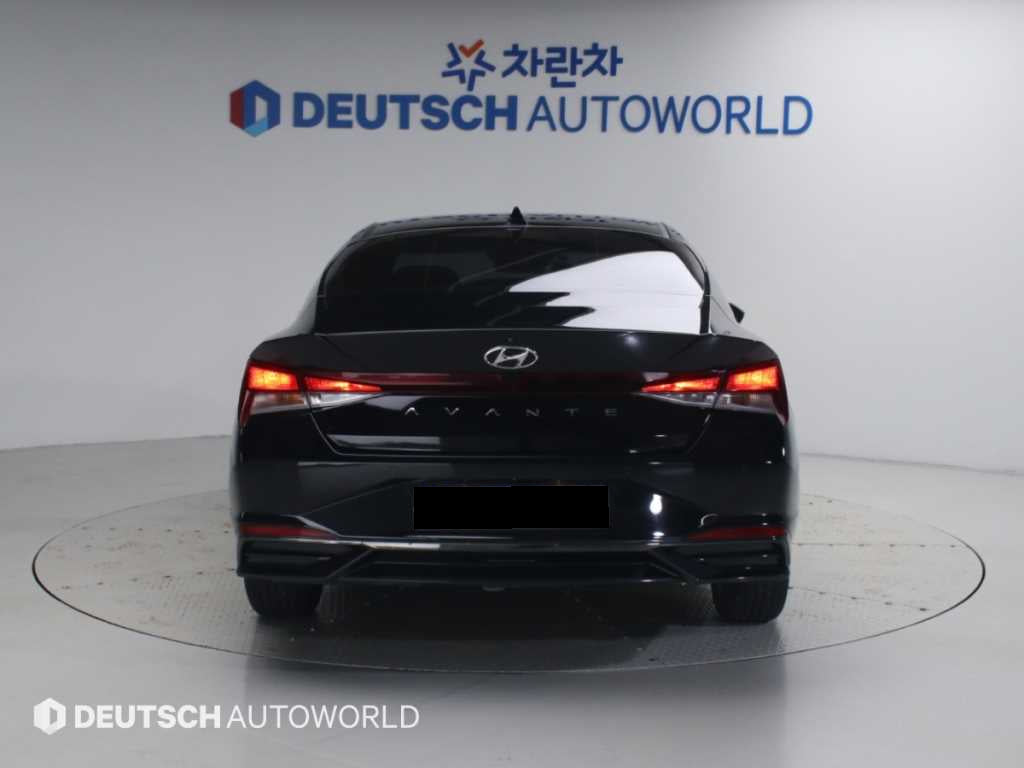 Hyundai Avante — photo 05