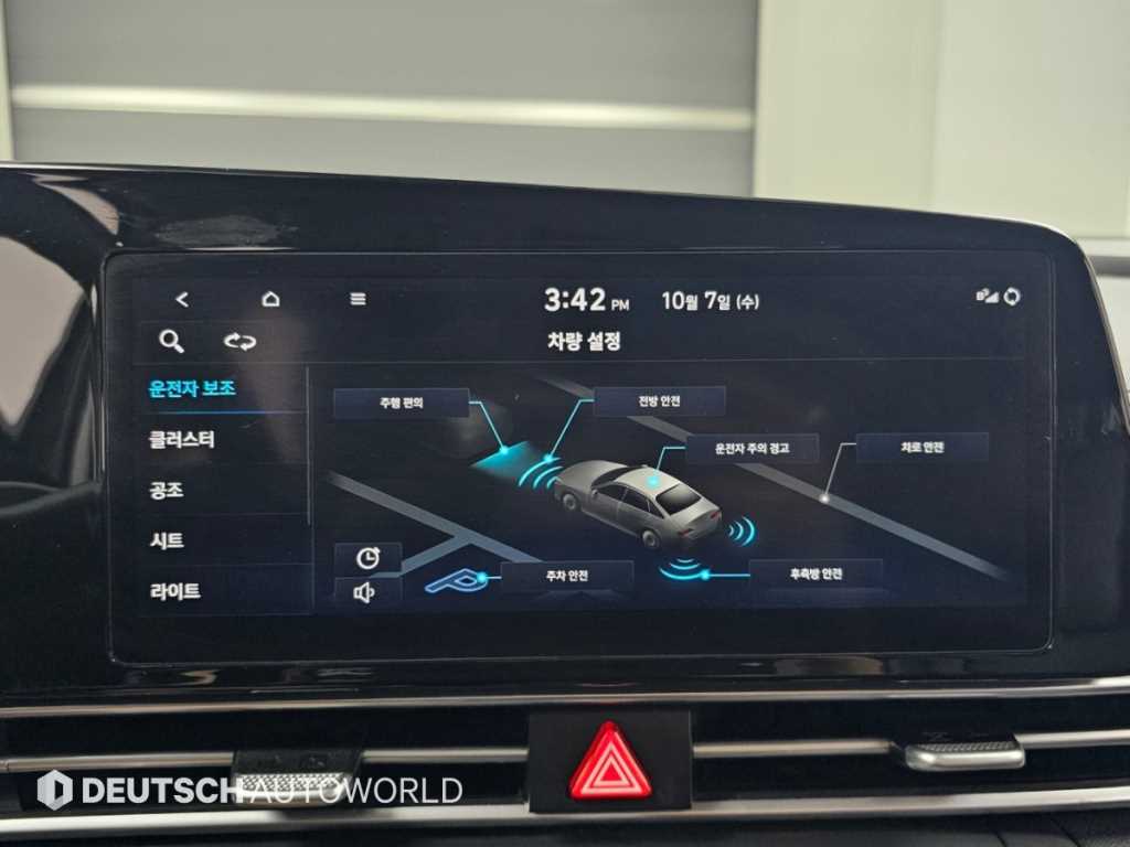 Hyundai Avante — photo 09