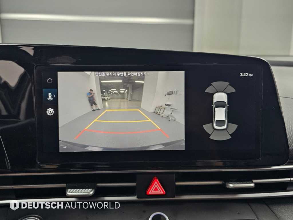 Hyundai Avante — photo 10