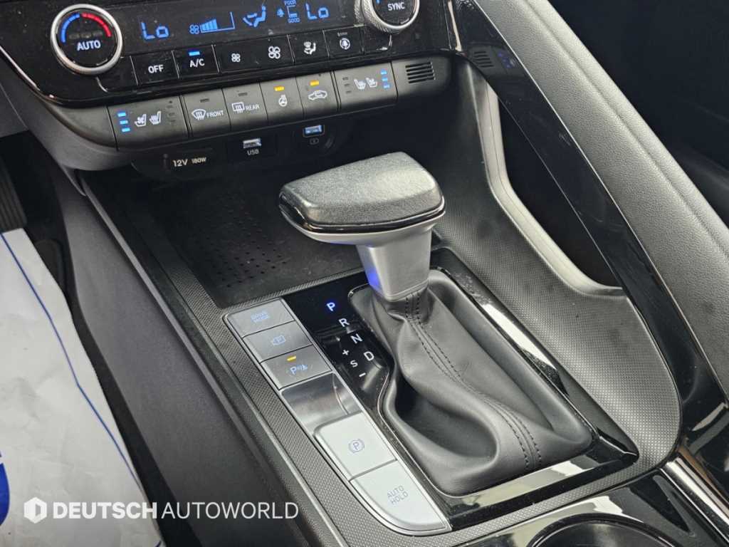 Hyundai Avante — photo 11