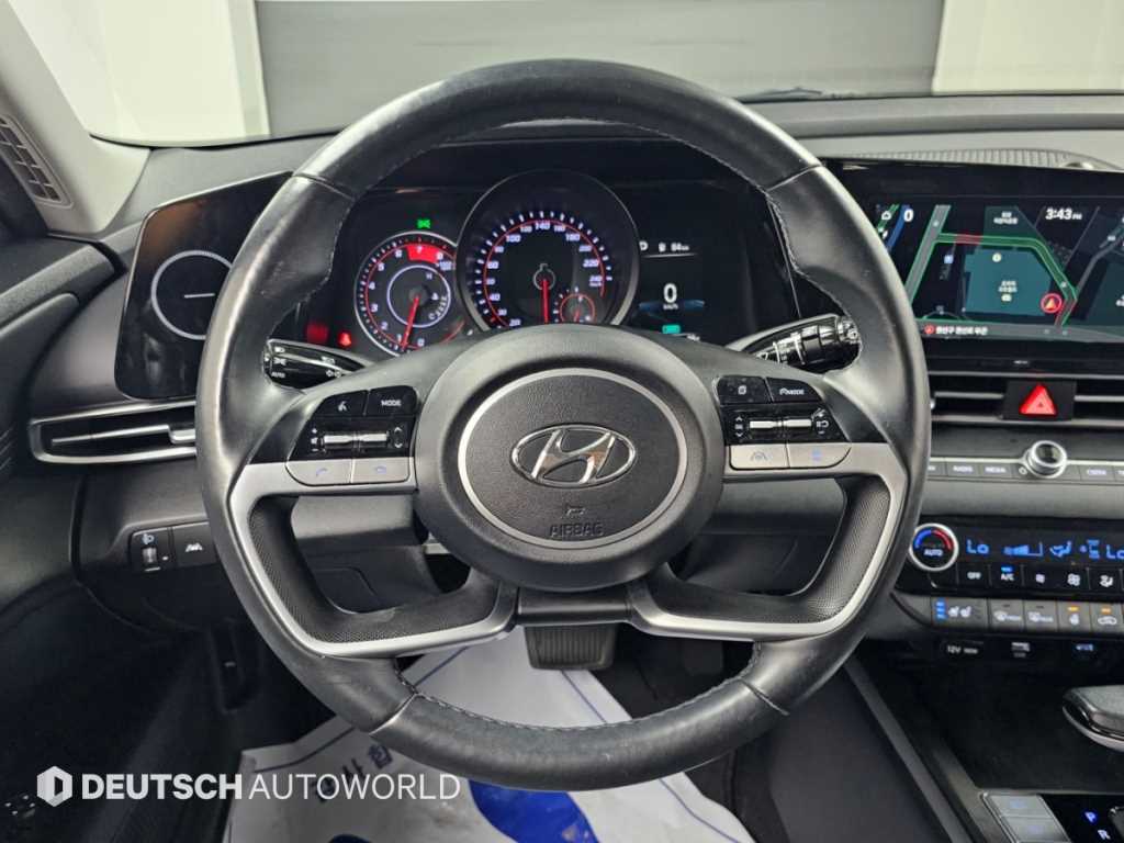 Hyundai Avante — photo 13