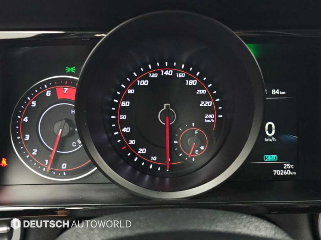 Hyundai Avante — photo 16