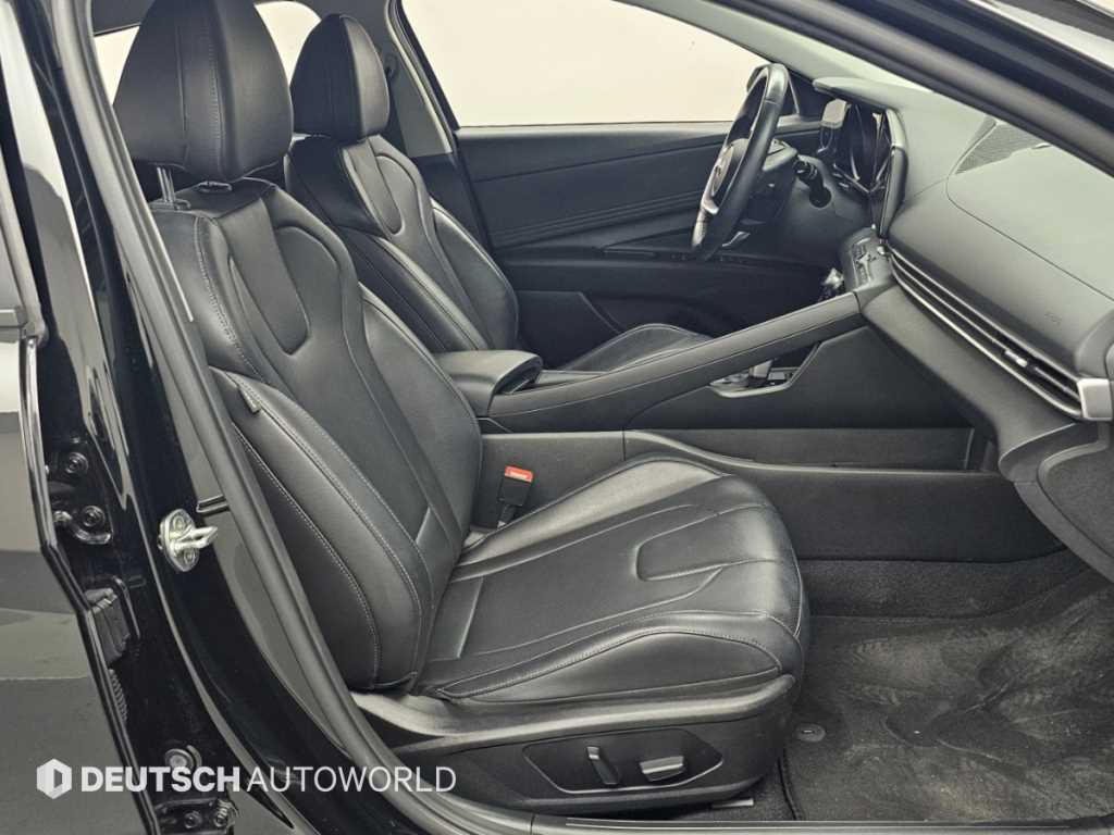 Hyundai Avante — photo 18